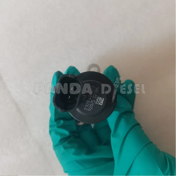صمام التحكم الجديد في منظم ضغط الوقود 0928400473