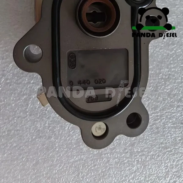 مضخة تغذية الوقود والتروس والنقل من بوش 0440020111 21121017151 51111037797 d0836loh64 4989266 لشاحنات مان وكمينز وكوماتسو tgl tgm وحفارة الزاحف pc200 pc220 من الشركة المصنعة